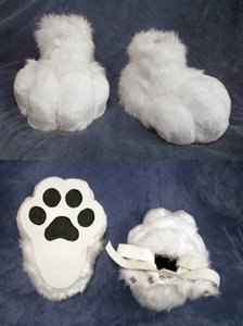 White wolf feet. by chillymouse