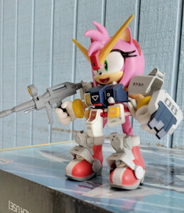 Gundam cosplay Amy by randomguy999